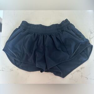 Lululemon Hottie Hot Shorts Size 4          2.5” inseam